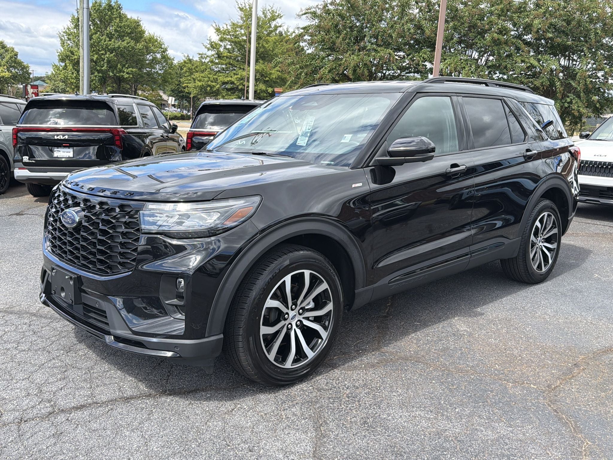 2025 Ford Explorer ST-Line