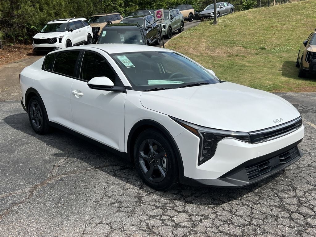 2026 Kia K4 Base