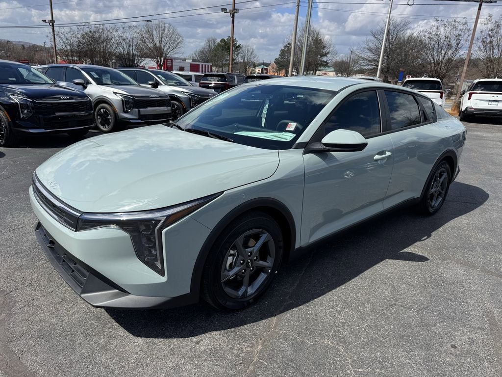 2026 Kia K4 Base
