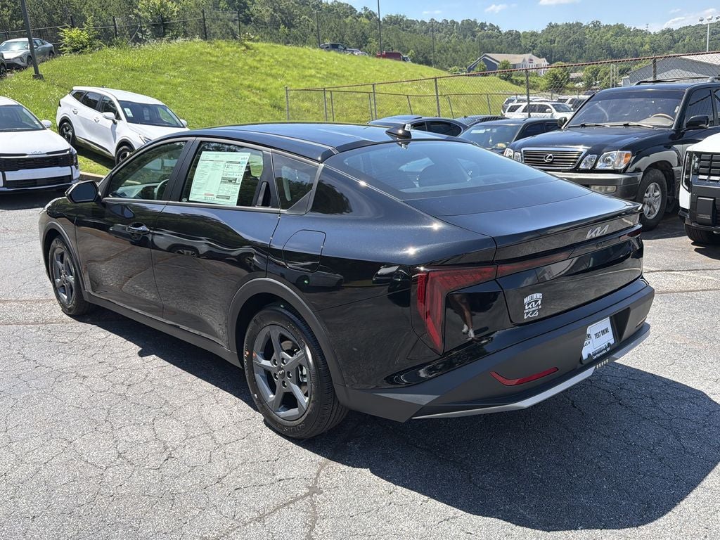 2026 Kia K4 LXS