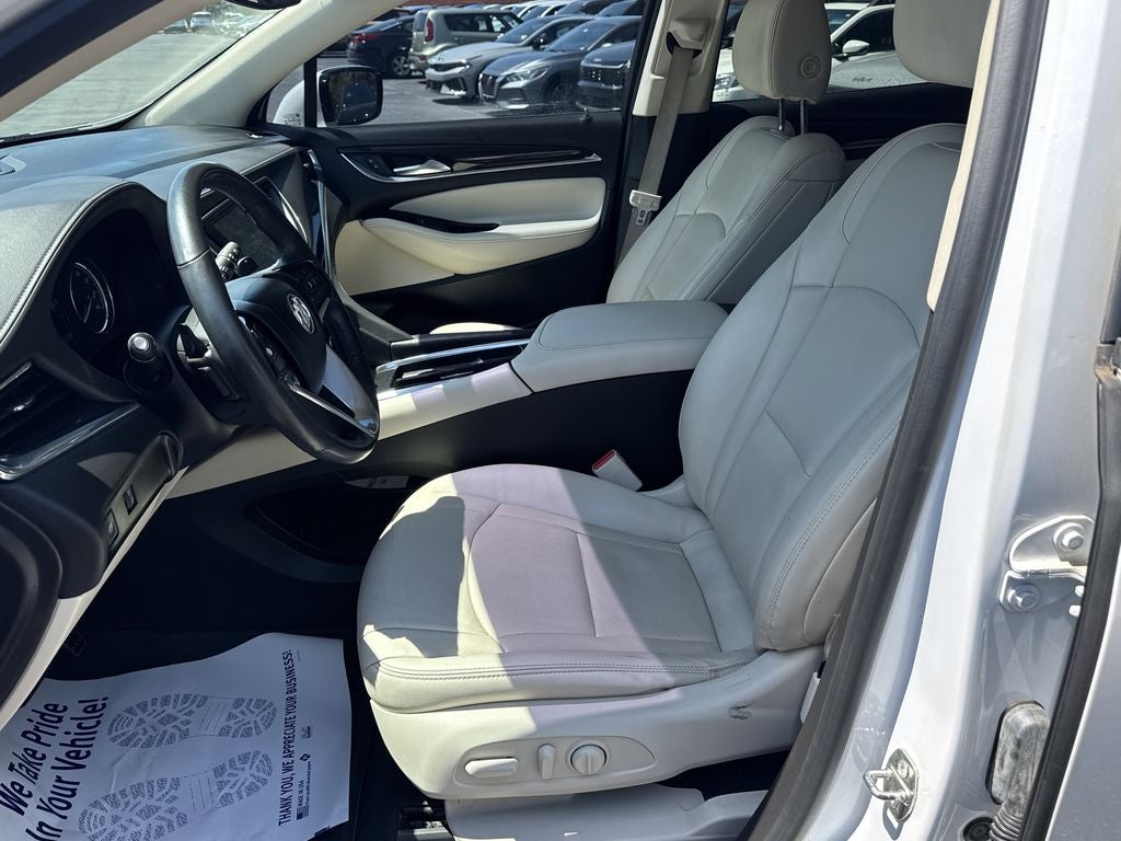 2022 Buick Enclave Essence