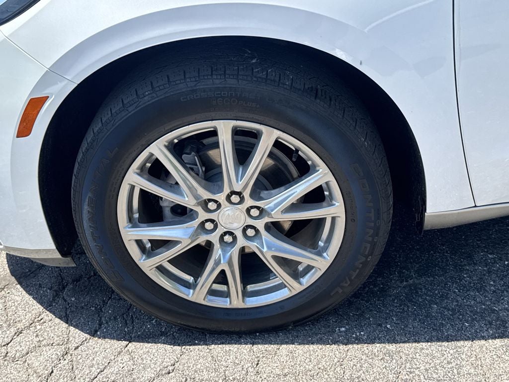 2022 Buick Enclave Essence