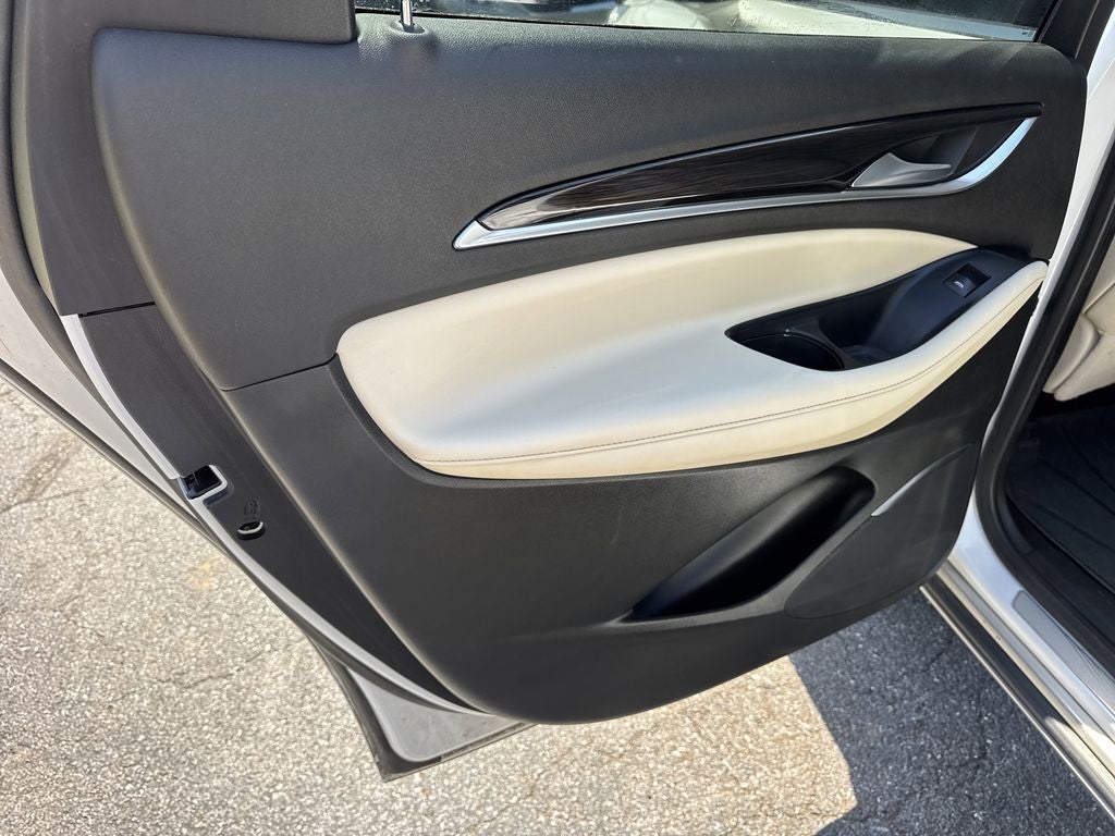 2022 Buick Enclave Essence