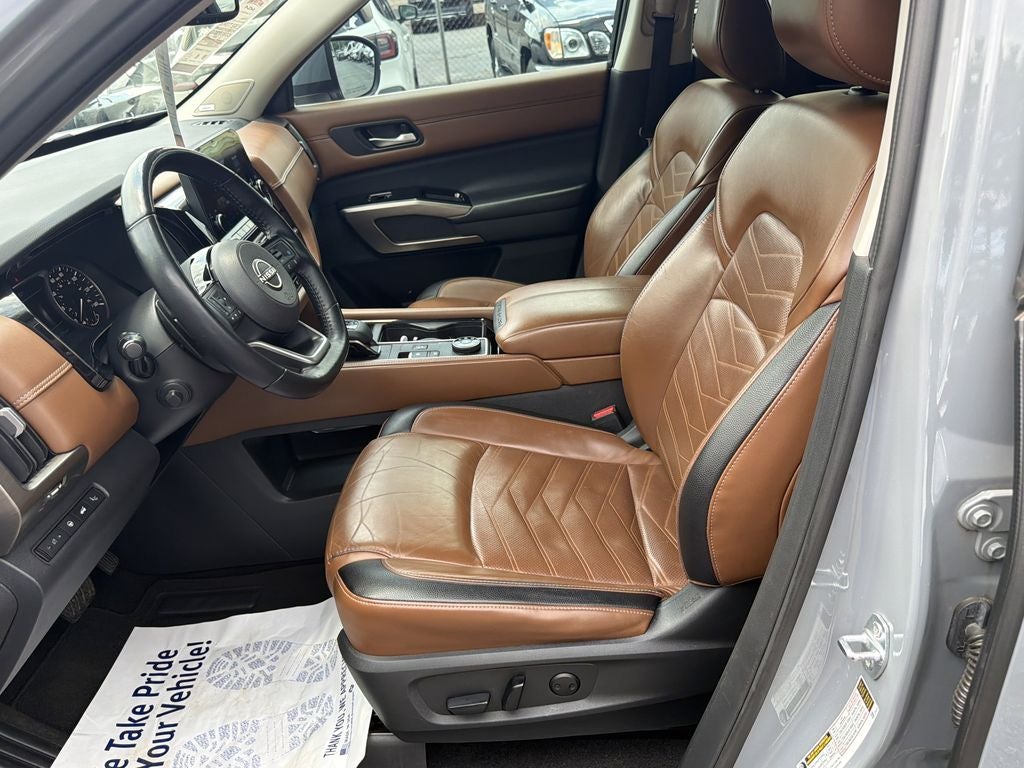 2022 Nissan Pathfinder Platinum