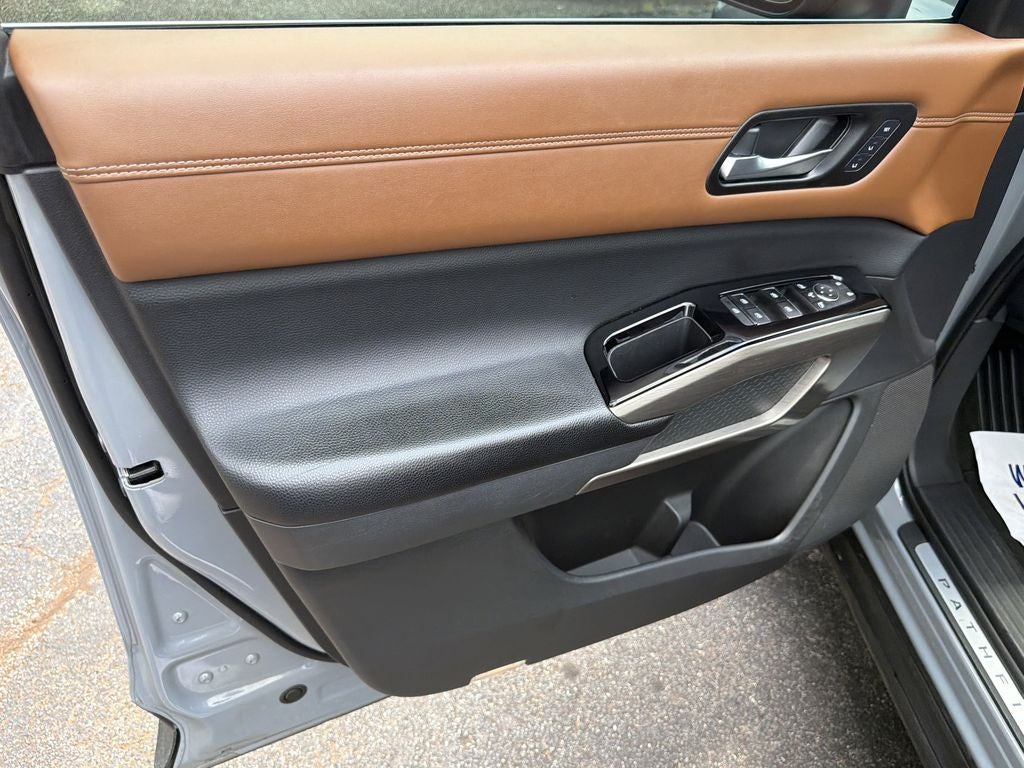 2022 Nissan Pathfinder Platinum