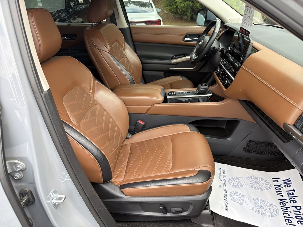 2022 Nissan Pathfinder Platinum