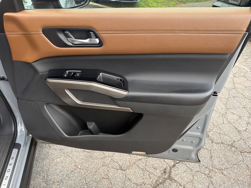 2022 Nissan Pathfinder Platinum