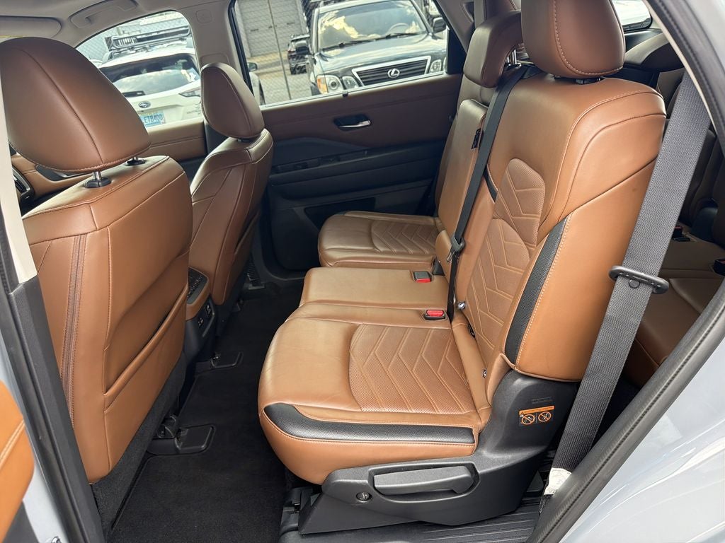 2022 Nissan Pathfinder Platinum