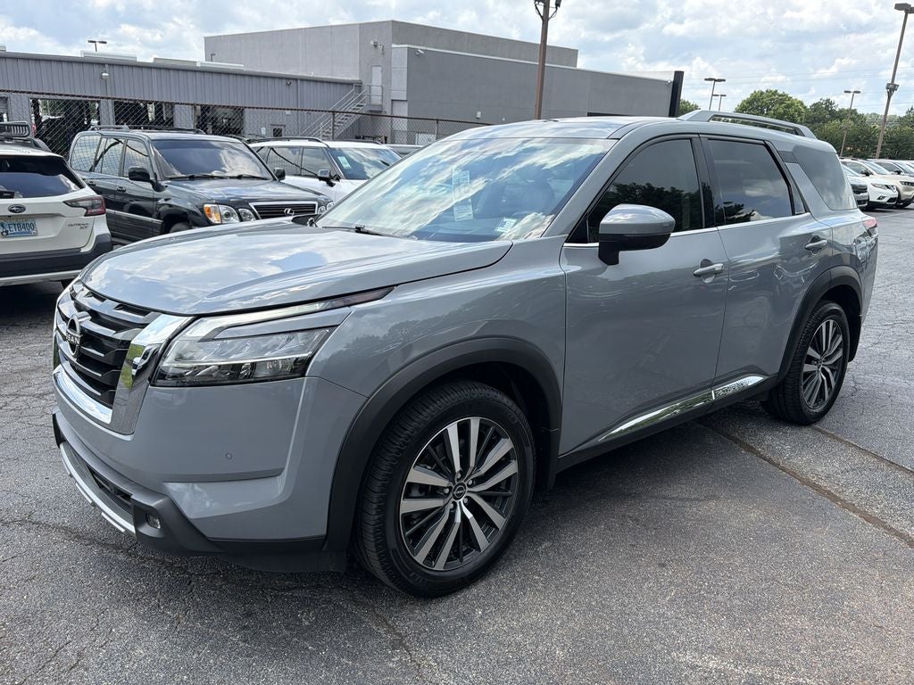 2022 Nissan Pathfinder Platinum