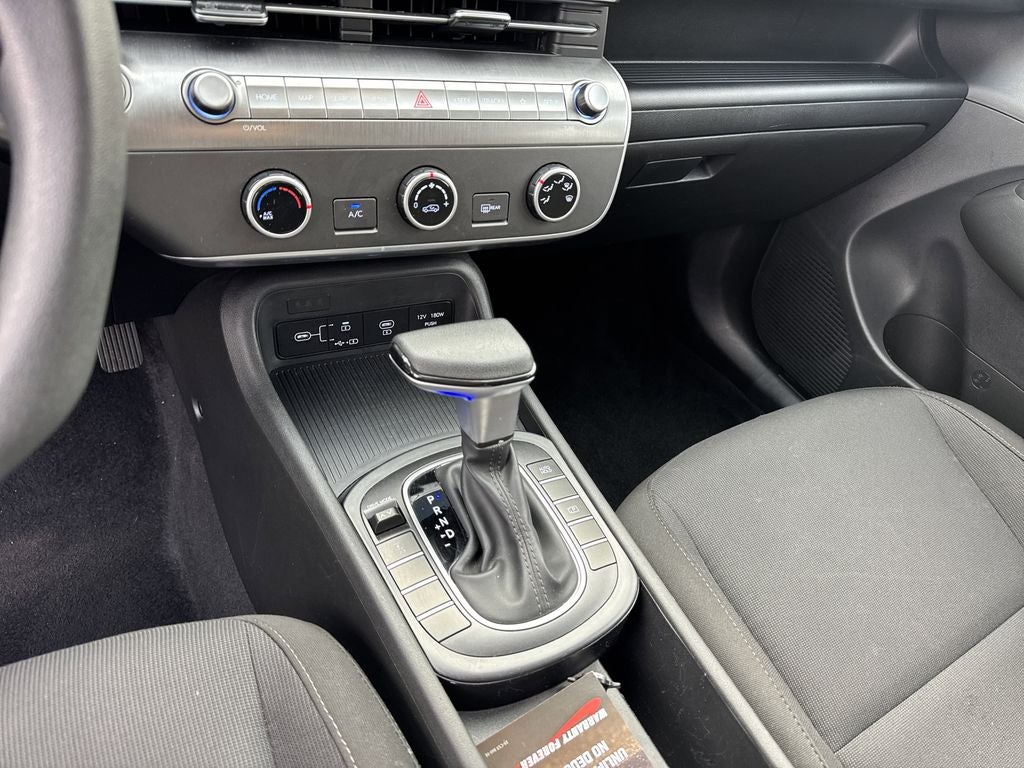 2025 Hyundai Kona SE