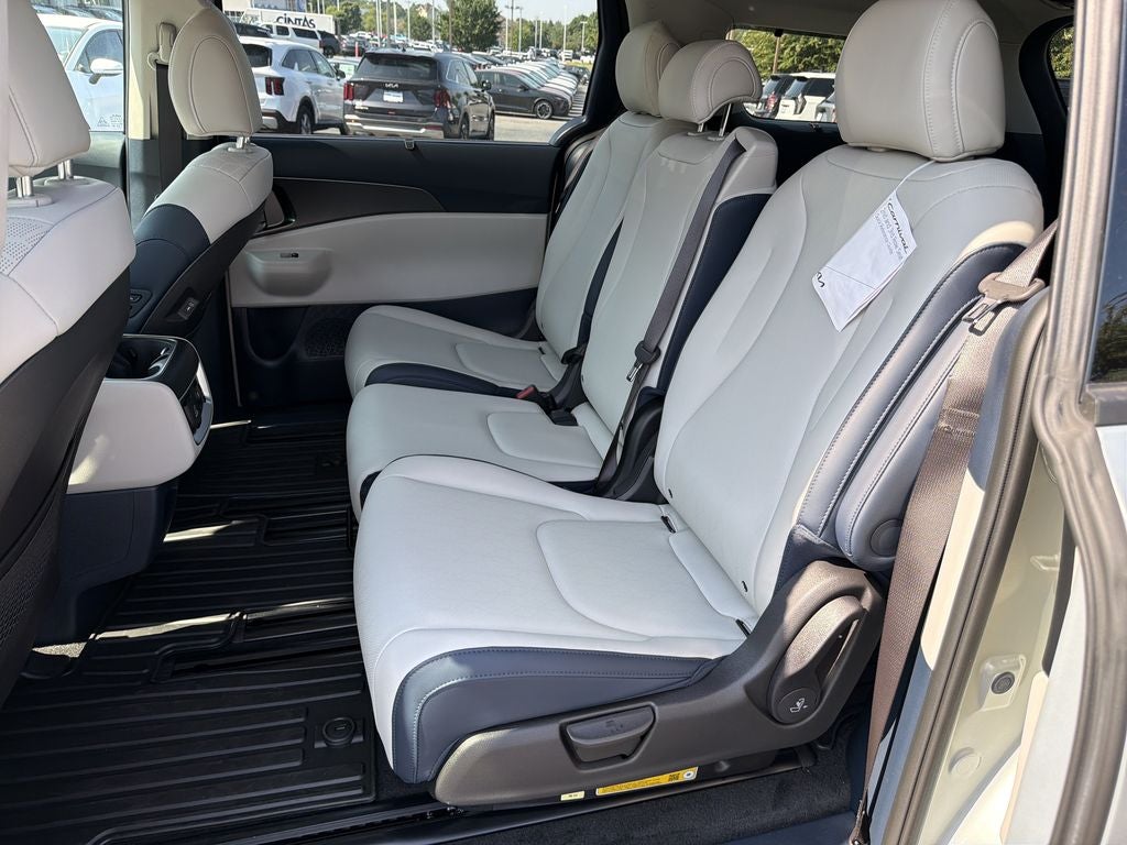 2026 Kia Carnival SX