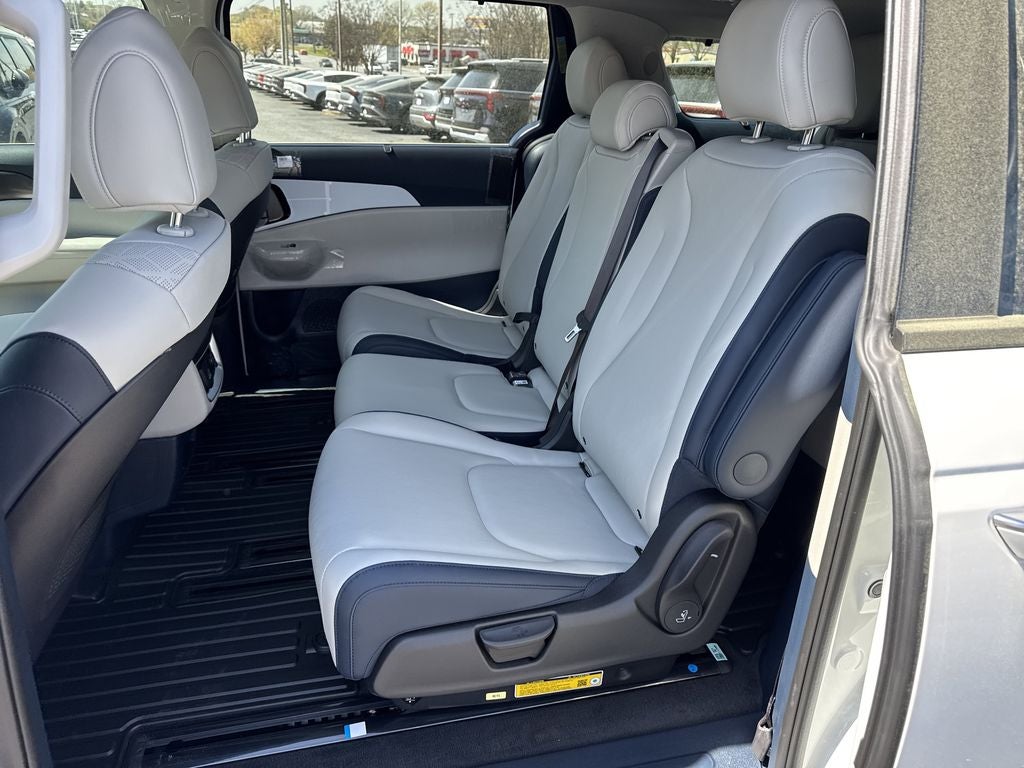 2026 Kia Carnival Base