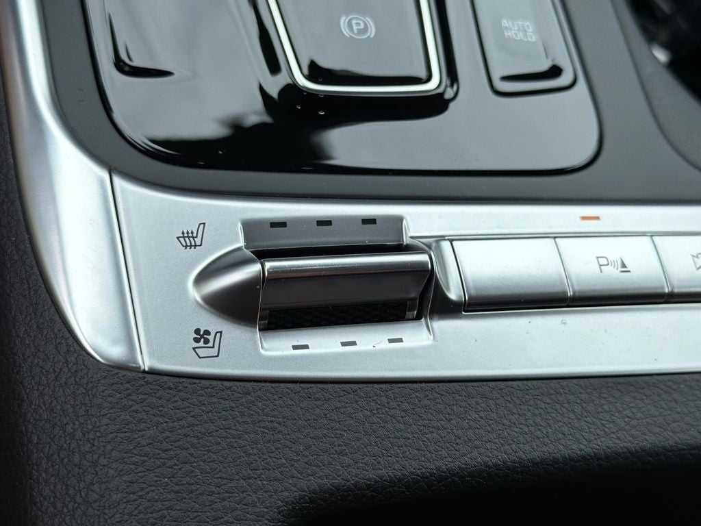 2026 Kia Carnival Hybrid Base